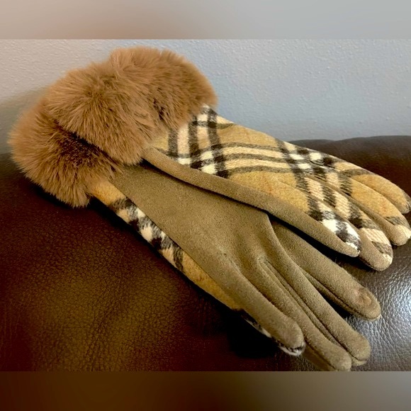 NIP Plaid /fur trimmed Gloves Velvety lined - Picture 5 of 8